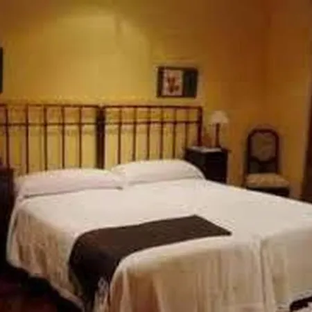 Holiday home Cincosombreros Gallegos De San Vicente